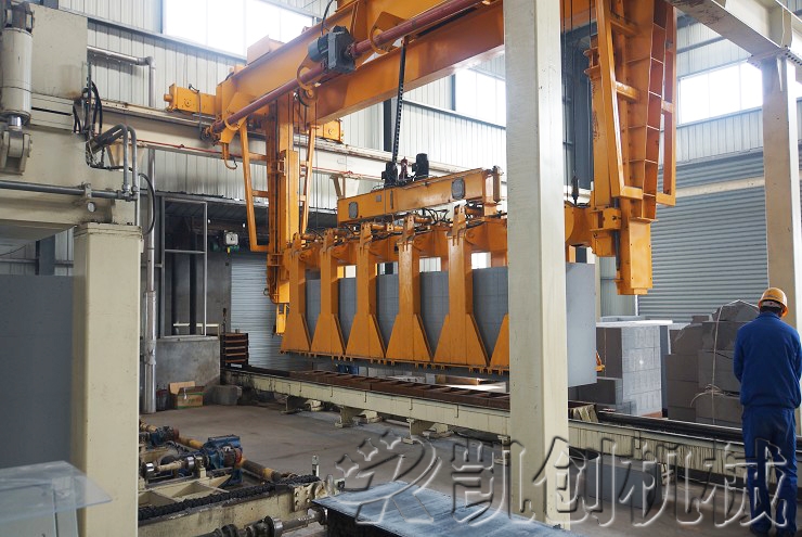 河南新郑加气混凝土设备生产现场