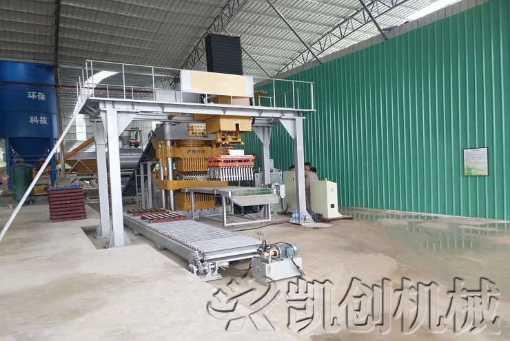 湖南全自动静压砖机生产现场