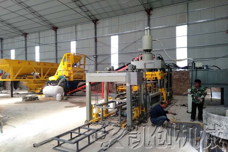 新疆液压砖机生产现场