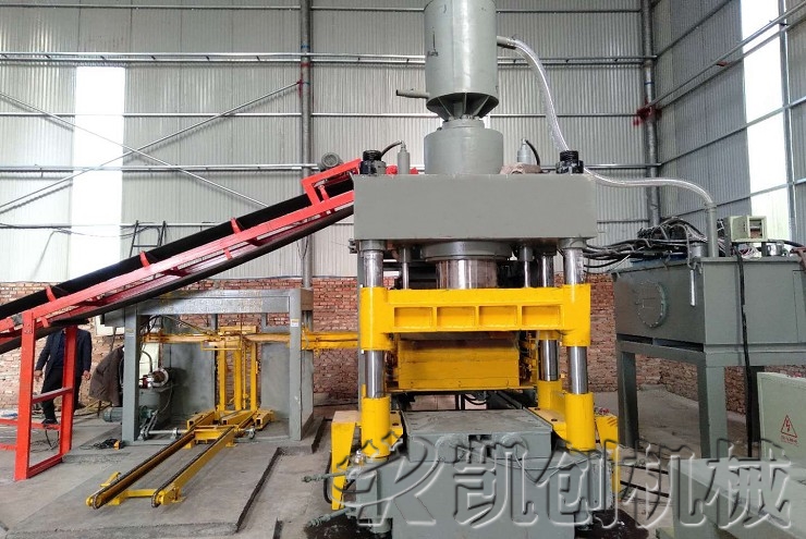 新疆液压砖机生产现场