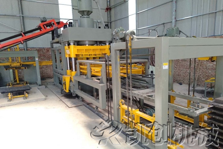新疆液压砖机生产现场