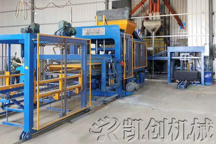 内蒙古砌块砖机生产现场