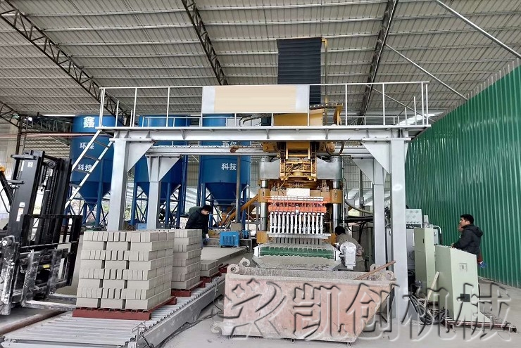 湖南全自动静压砖机生产现场