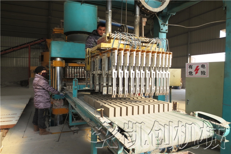 湖北襄樊年产3500万蒸养砖生产线