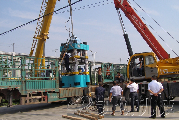 湖南安化KCZ850液压砖机发货现场