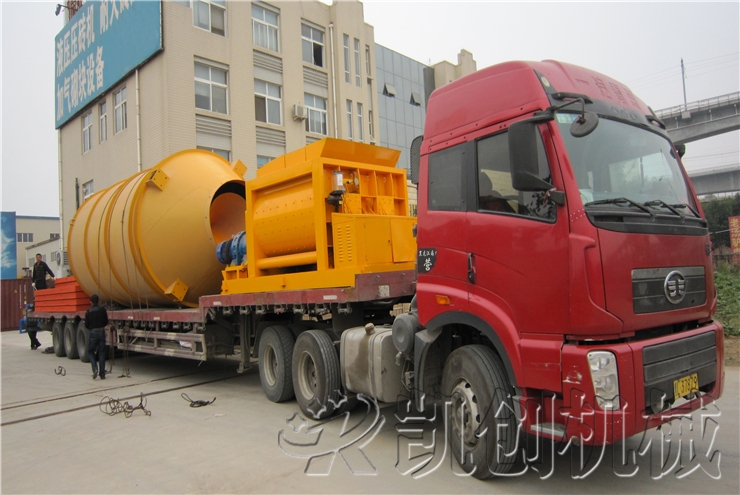 发往俄罗斯砖机设备发货现场（二）