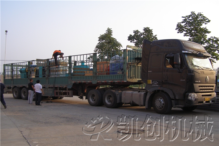 山西大同粉煤灰蒸压砖生产线辅机发货现场