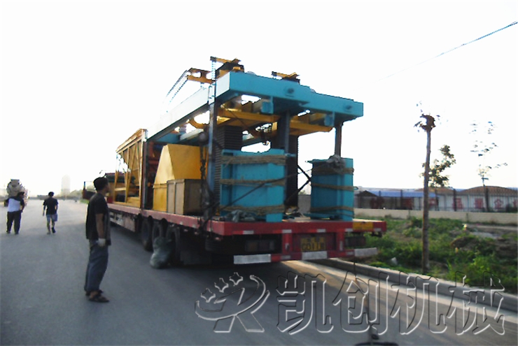 山西粉煤灰蒸压砖生产线设备发货现场