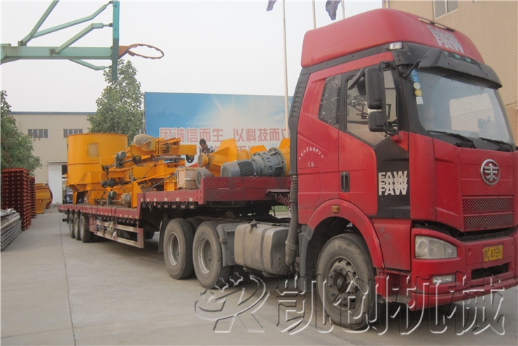 发往俄罗斯砖机设备发货现场（一）