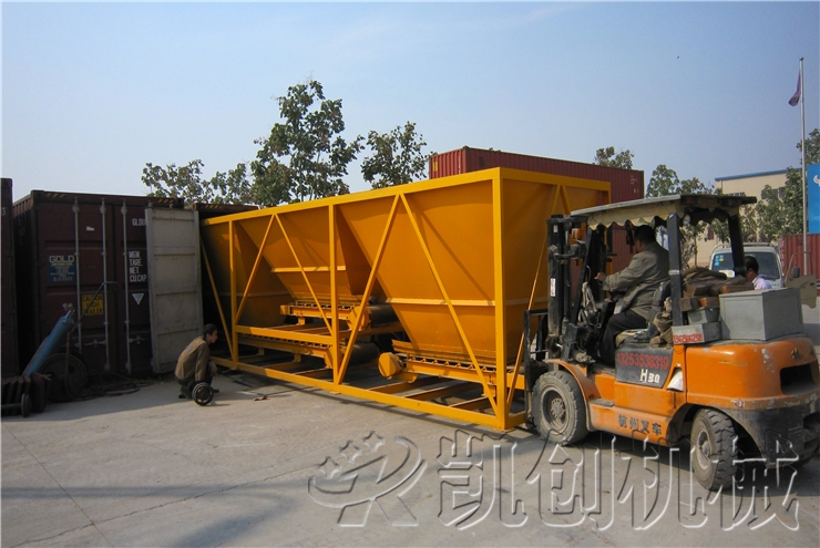 发往沙特蒸养砖设备发货现场