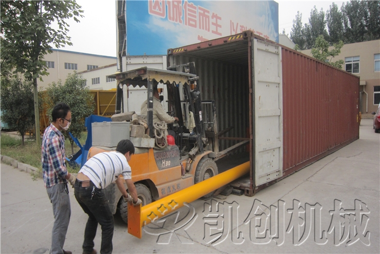 发往俄罗斯砖机设备发货现场