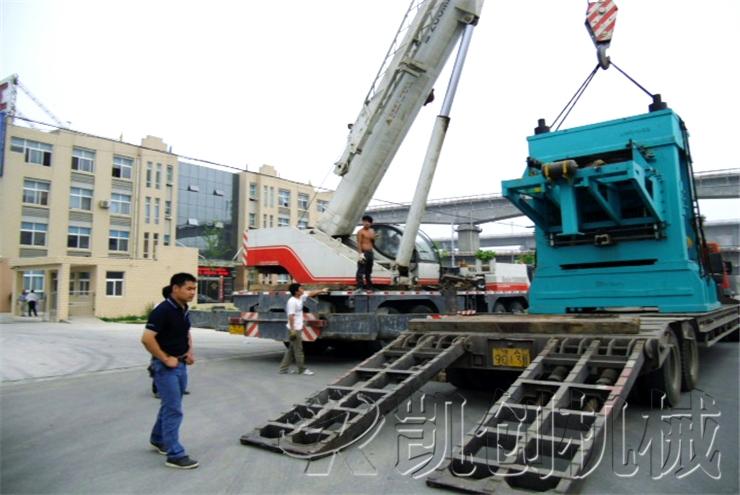 新疆大型灰砂砖机发货现场