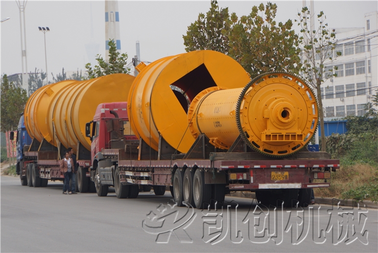 发往哈萨克斯坦砖机设备发货现场