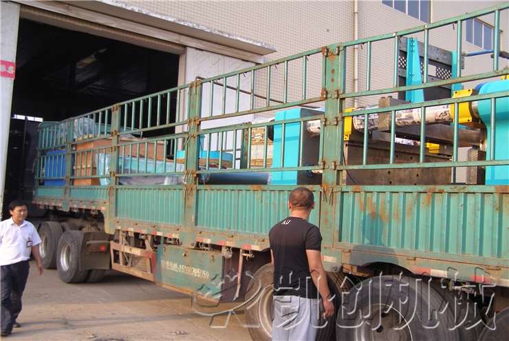 山西大同粉煤灰蒸压砖生产线辅机发货现场