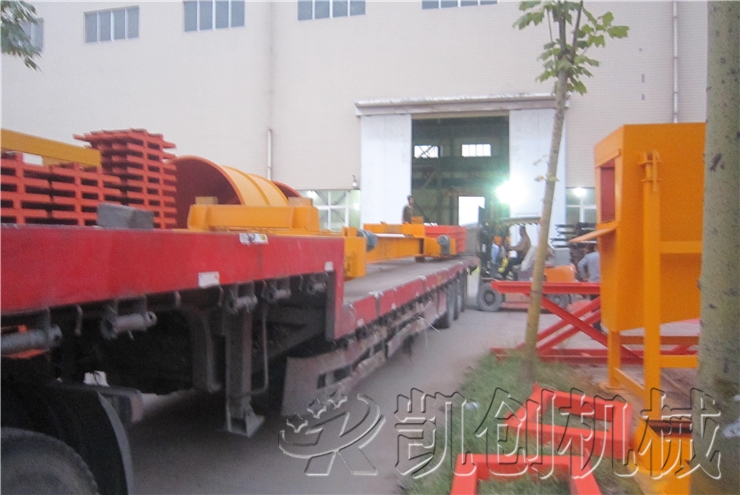 发往俄罗斯砖机设备发货现场