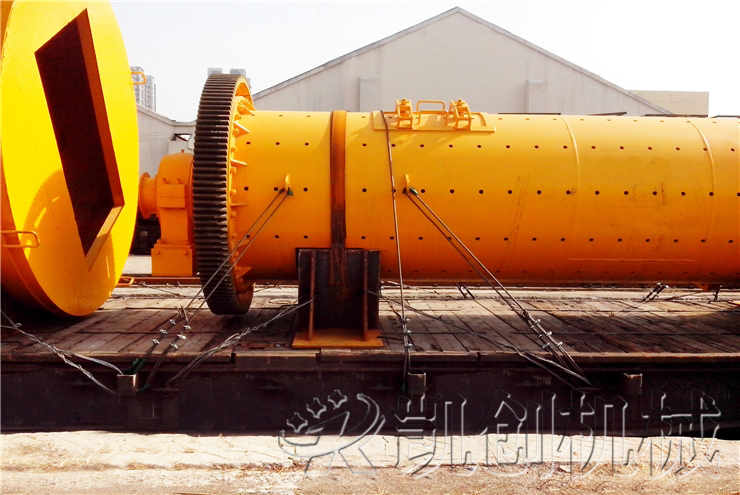 发往俄罗斯蒸压砖生产线大件设备陆运