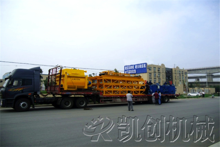 新疆大型灰砂砖机发货现场