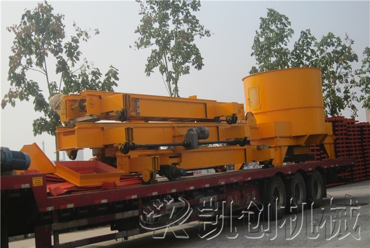 发往哈萨克斯坦砖机设备发货现场