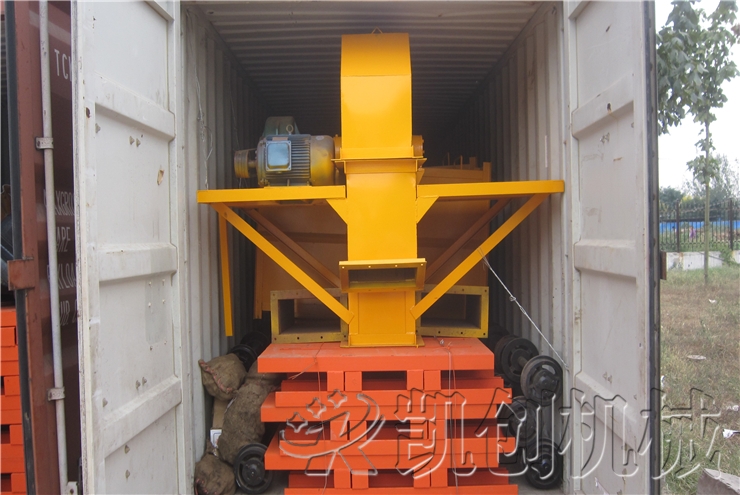 发往俄罗斯砖机设备发货现场