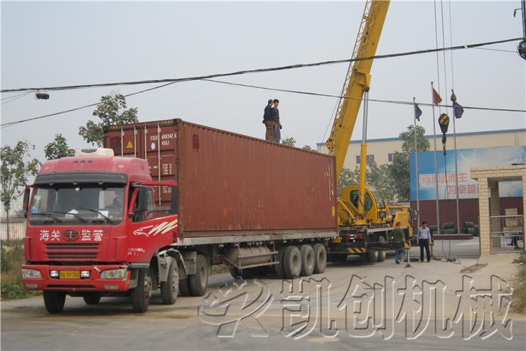 发往俄罗斯砖机设备发货现场