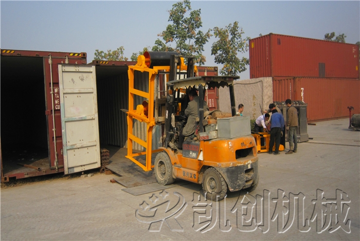 发往沙特蒸养砖设备发货现场