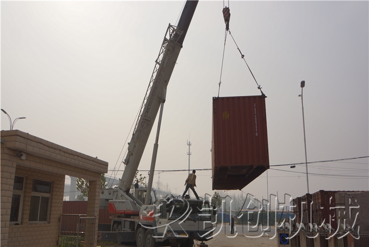 发往哈萨克斯坦砖机设备发货现场