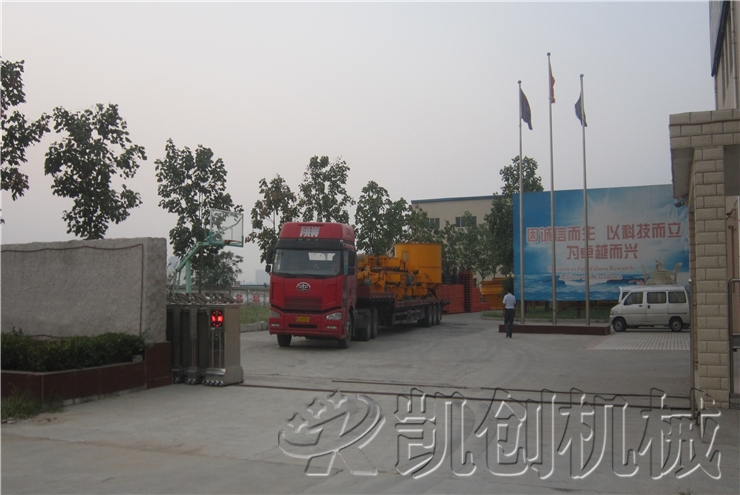 发往俄罗斯砖机设备发货现场