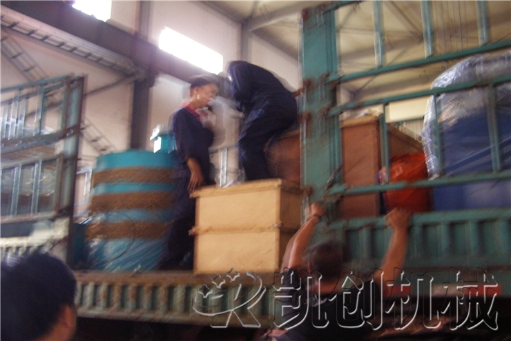 山西大同粉煤灰蒸压砖生产线辅机发货现场