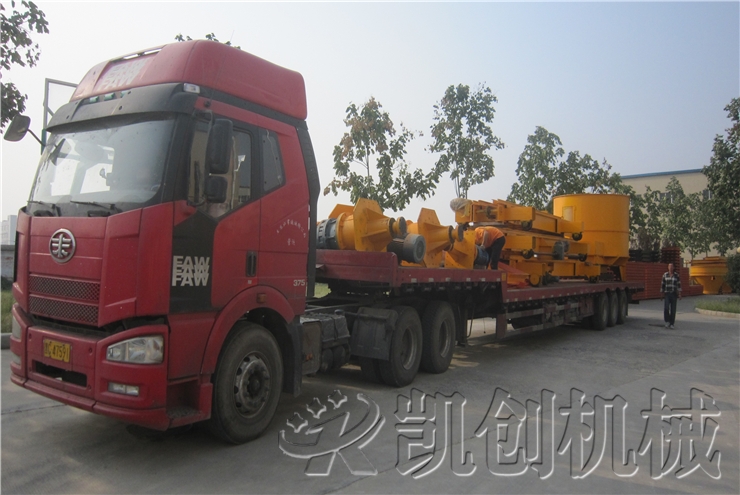 发往俄罗斯砖机设备发货现场