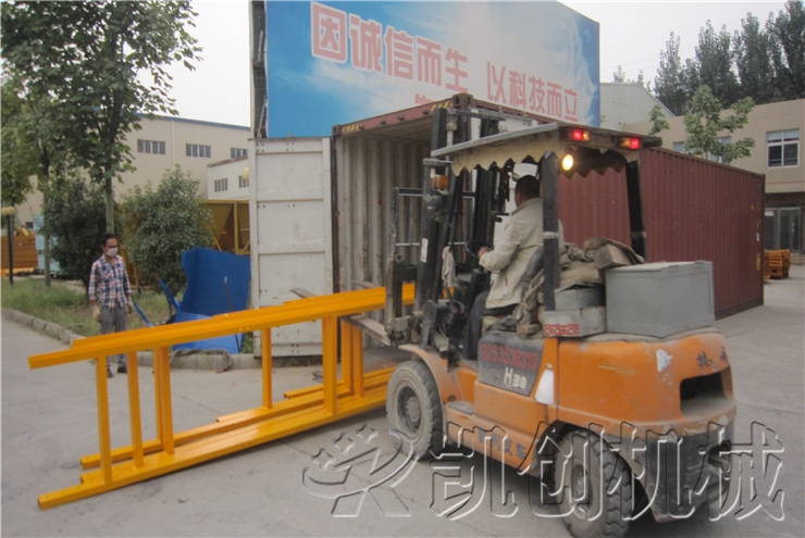 发往俄罗斯砖机设备发货现场